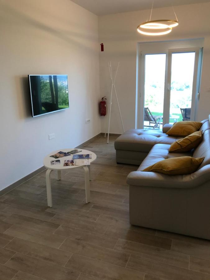 Apartment Nona Ervina Koper Bagian luar foto